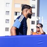 Zagueiro do Cruzeiro lamenta saídas de Kaiki e Christian e revela despedidas