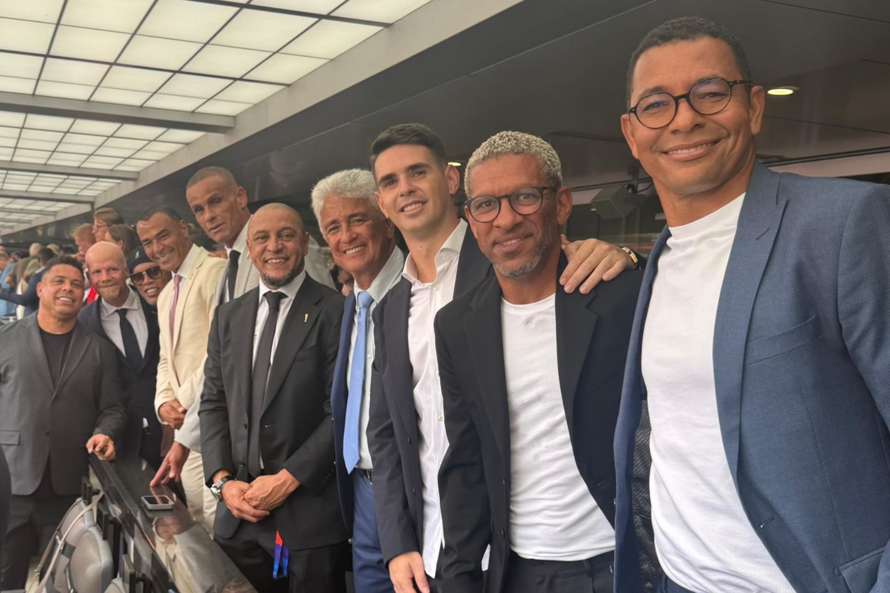 Lendas da Seleção Brasileira acompanham duelo contra a Noruega na Copa do Mundo
