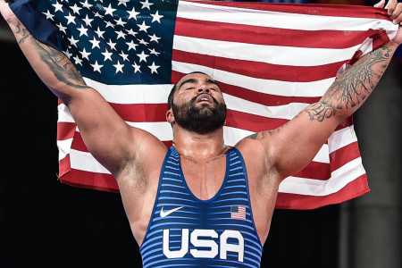 Gable Steveson ao se tornar campeão olímpico pelos Estados Unidos • Divulgação/Instagram Gable Steveson
