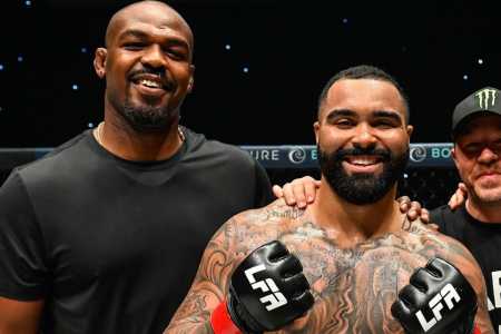 Jon Jones e Gable Steveson, lutador que estreará no UFC neste sábado (11)