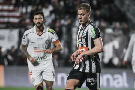 Jogo entre Athletic e Operário