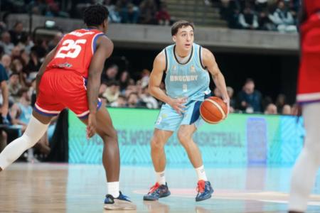 Lucas Rodriguez, do KTO Minas, em ação pelo Uruguai