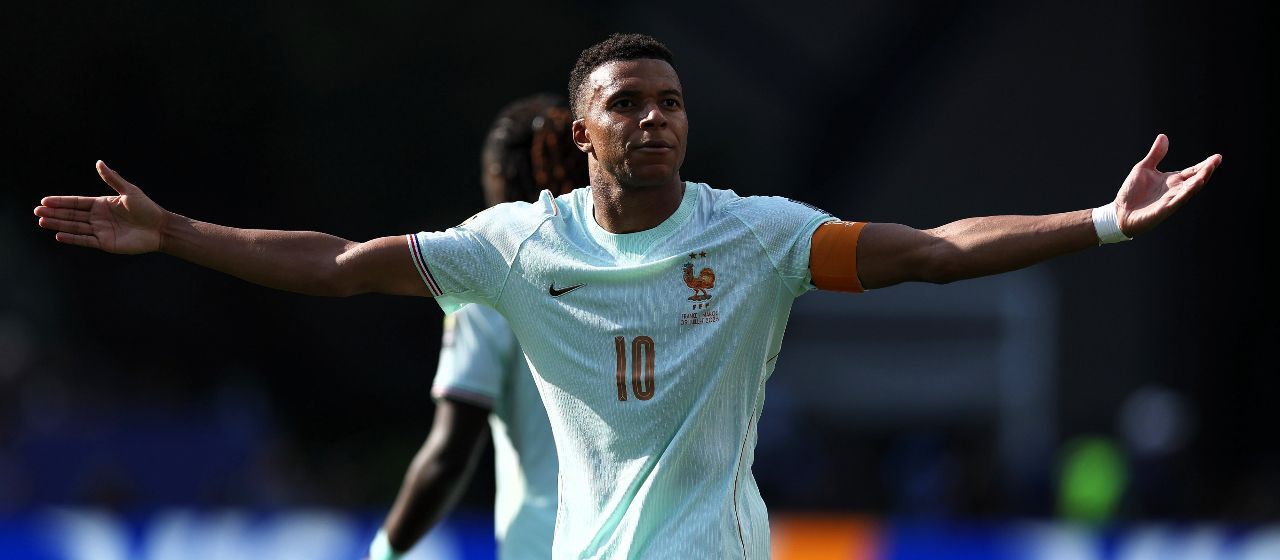 'Inevitáveis' Mbappé e Dembélé brilham, França bate Marrocos e vai à semi da Copa do Mundo