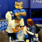 Artur Jorge participa de ‘noite de autógrafos’ com torcedores do Cruzeiro