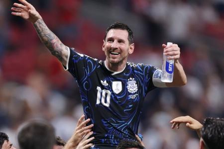 Lionel Messi em ação pela Argentina contra a Inglaterra