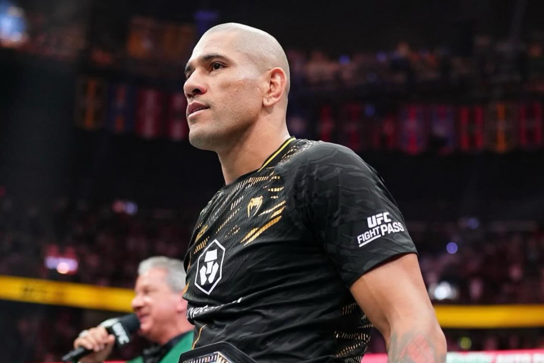 Alex Poatan rasga o verbo após demissão de brasileiro no UFC: ‘Triste e inaceitável’