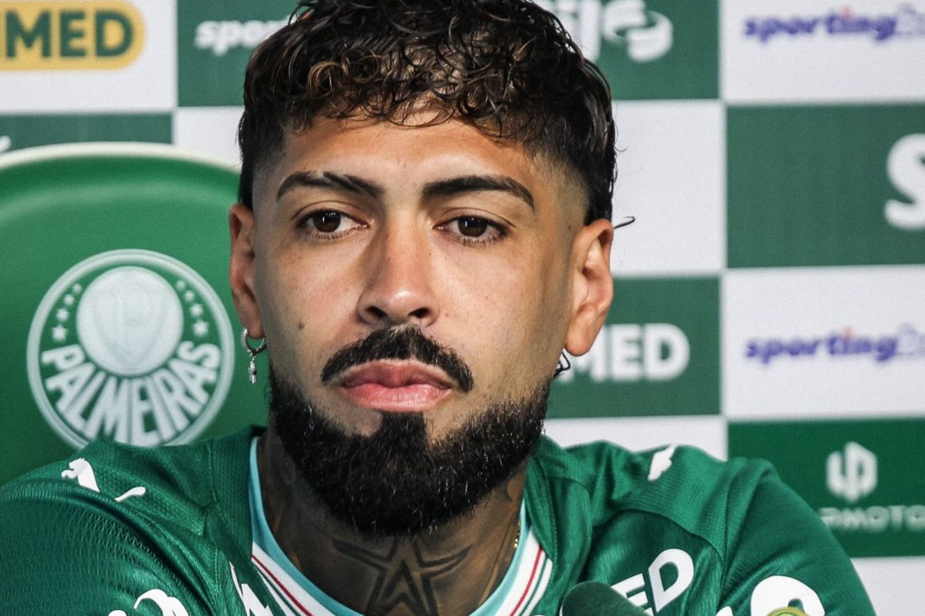 Barboza responde sobre possível chegada de Danilo ao Palmeiras