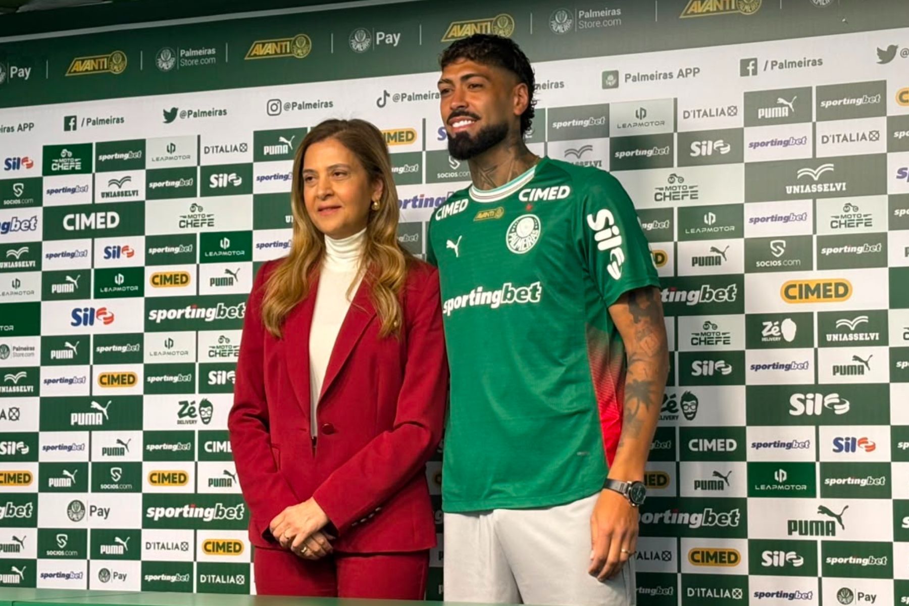 Barboza responde sobre possível chegada de Danilo ao Palmeiras