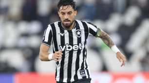 Alex Telles celebra vitória do Botafogo e revela como equipe lida com 'extracampo'