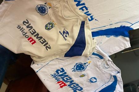 Comparações entre as duas camisas, a original e a feita à mão • Itatiaia