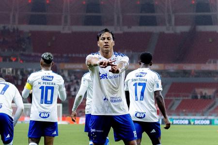 Kaio Jorge celebra gol do Cruzeiro contra o Internacional • Lucas Bubols/Cruzeiro