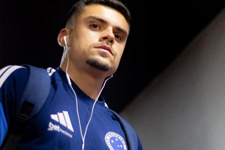 Gabriel Pec, do Cruzeiro, antes de jogo contra o Inter