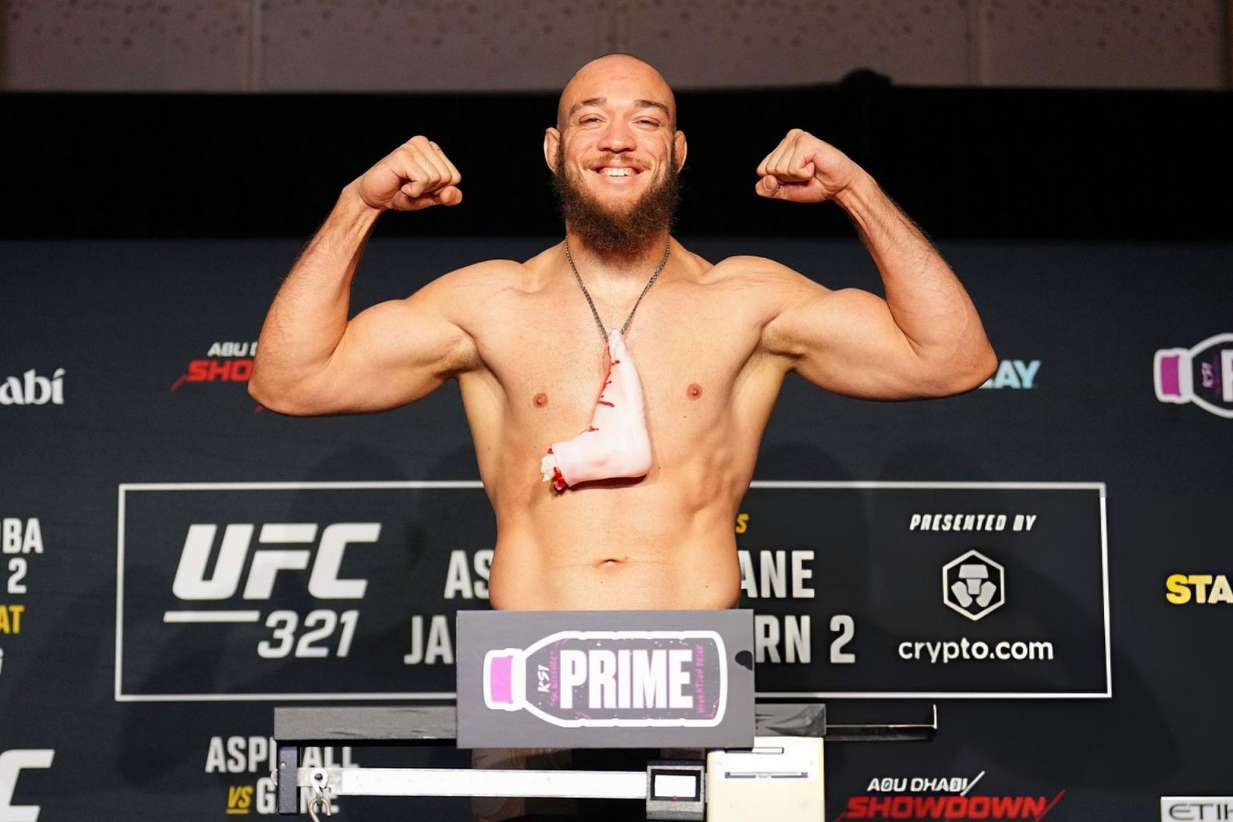 'Colecionador de pés', Valter Walker volta ao octógono do UFC em busca do 'penta'