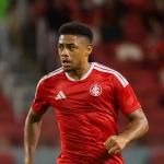 Victor Gabriel manda recado após fratura de Pec, do Cruzeiro: 'Entrei em contato'