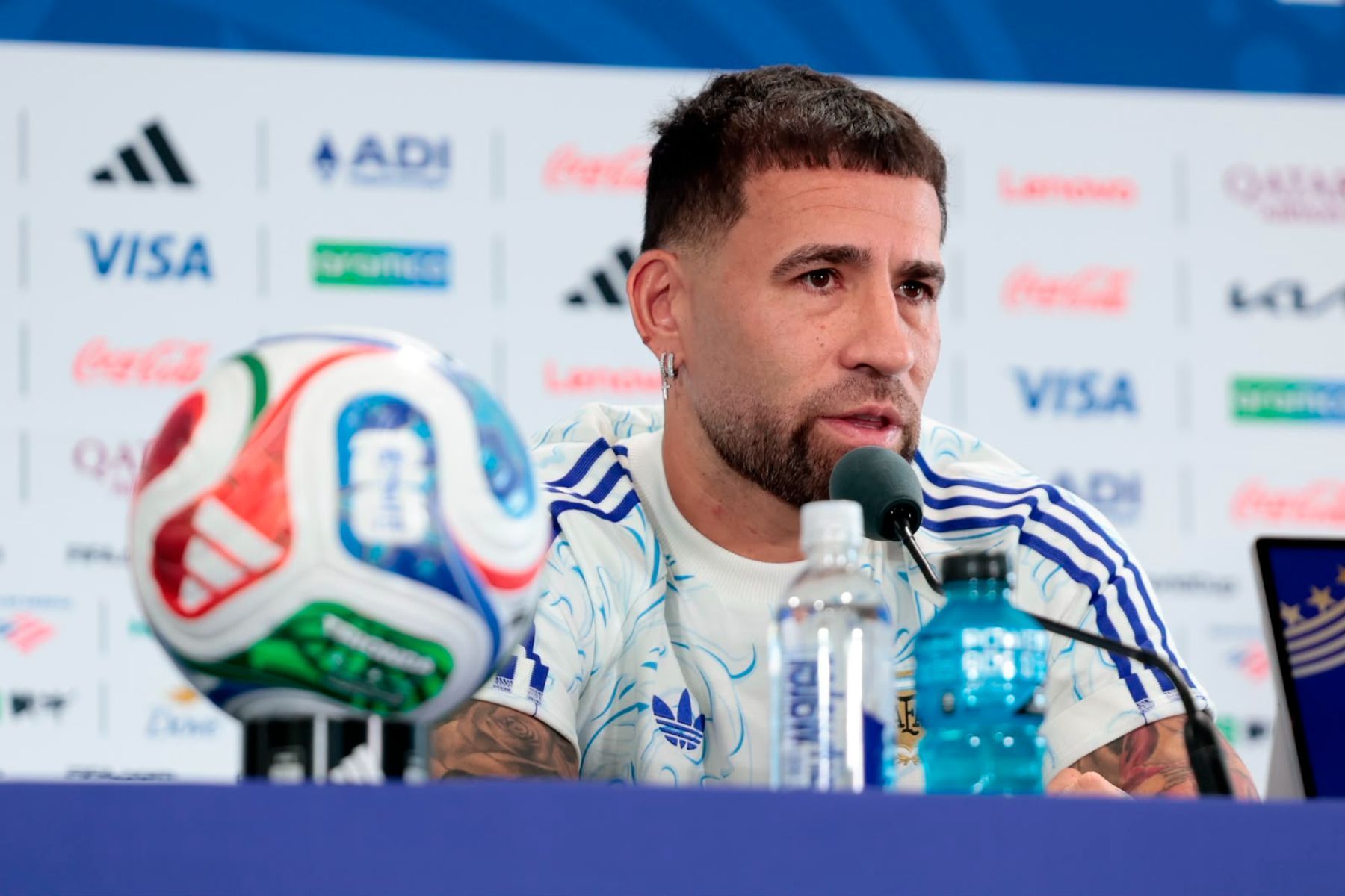 Otamendi anuncia aposentadoria da Seleção Argentina