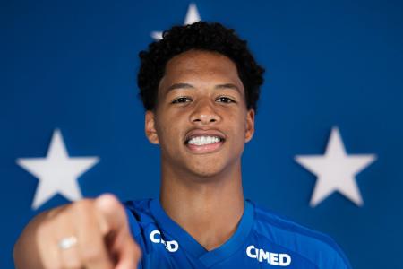 Zé Lucas é da Raposa: o volante reforça o Cruzeiro