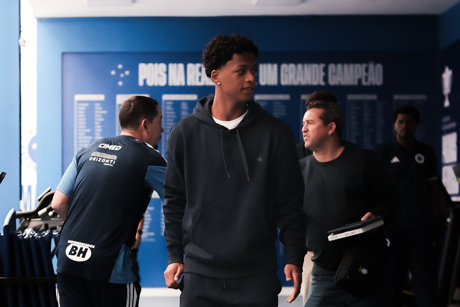 Cruzeiro x Botafogo: Zé Lucas é relacionado por Artur Jorge e pode estrear