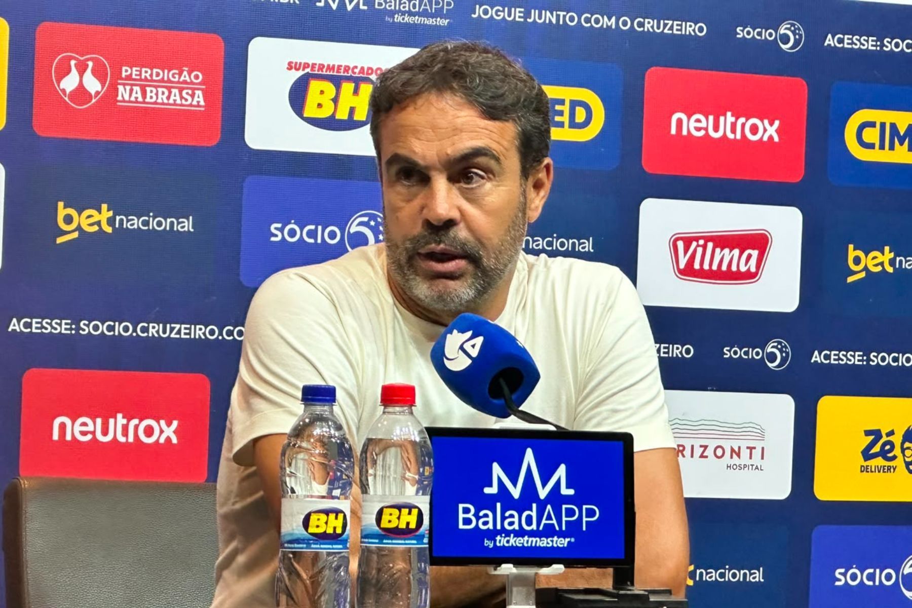 Artur Jorge diz por que não acionou 'crias' em Cruzeiro x Botafogo: 'Arriscada'