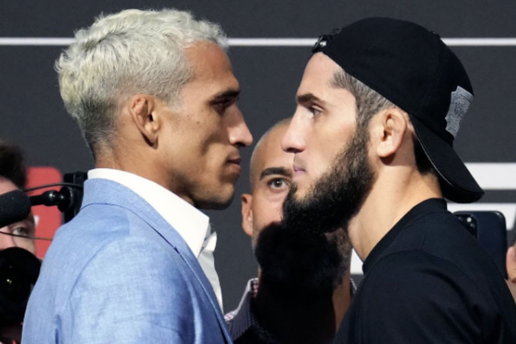 ‘Vai ensinar a bater a rápido’, diz Islam sobre Charles como ‘mentor’ de Garry no UFC