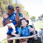 Elenco do Cruzeiro recebe visita especial na Toca da Raposa: 'Emocionados'