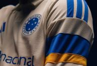 Cruzeiro detalha novo terceiro uniforme e revela data de lançamento; veja