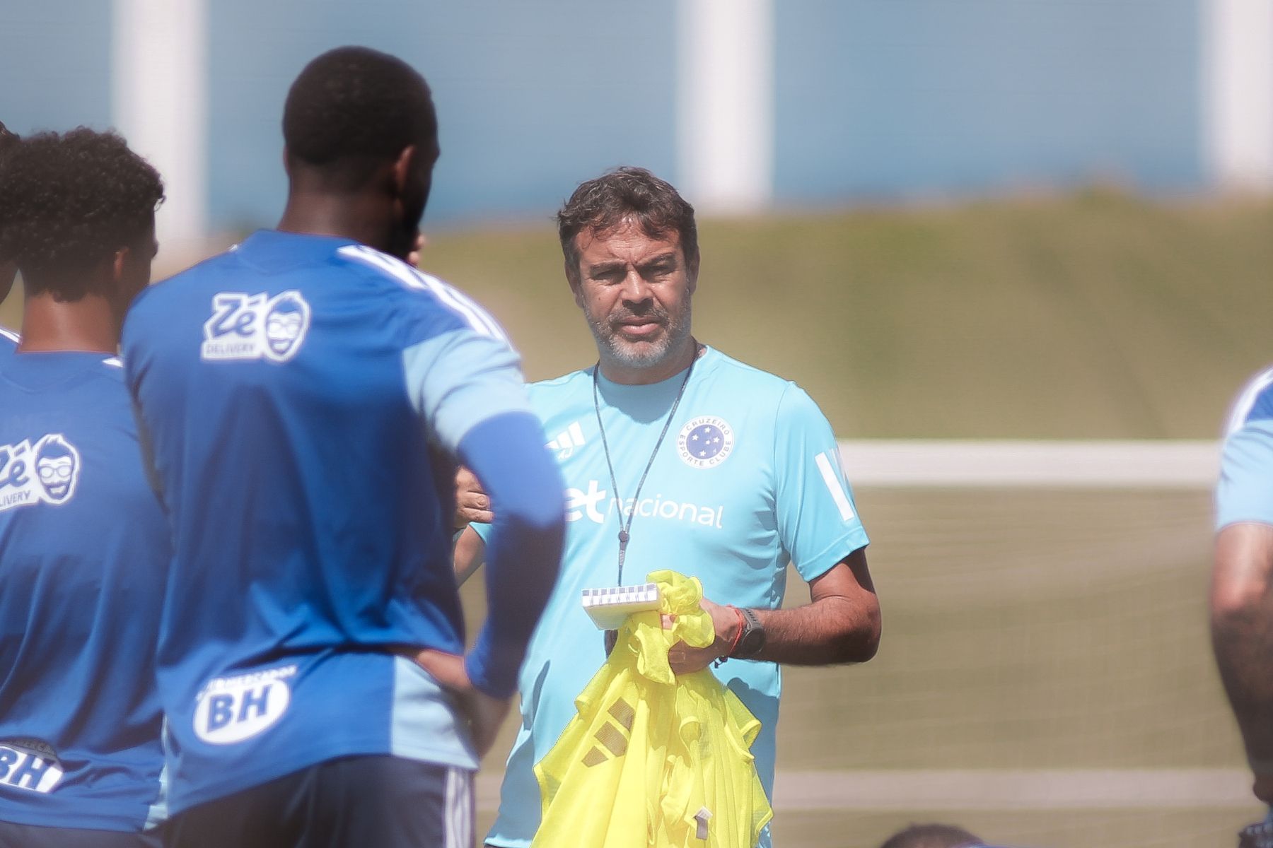 Escalação do Cruzeiro: Artur Jorge tem volta de pilares contra o Coritiba