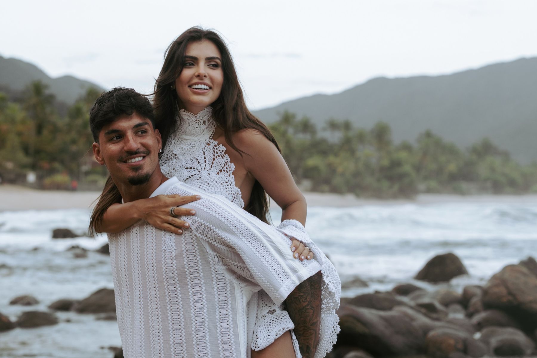 Gabriel Medina anuncia perda do bebê que esperava com Isabella Arantes