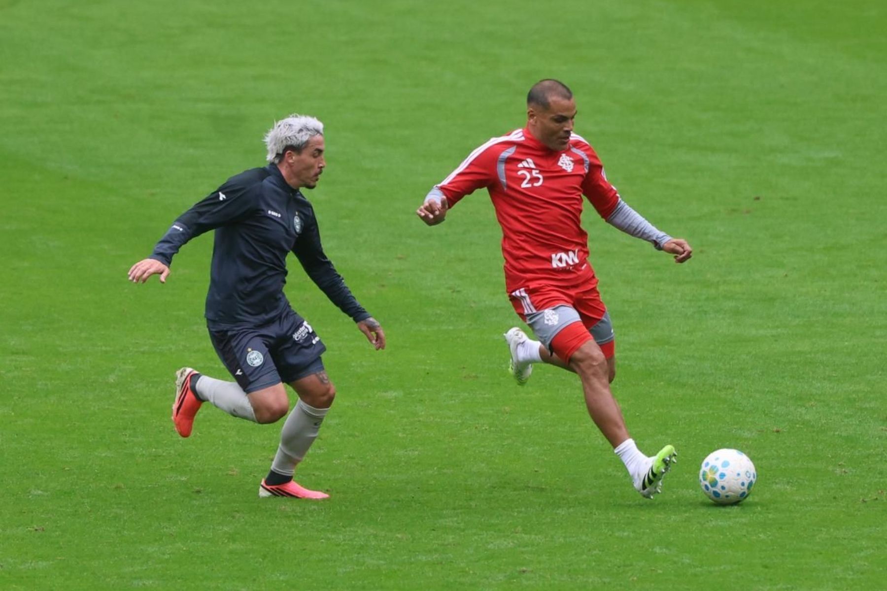 Internacional vence Coritiba em jogo-treino no Beira-Rio