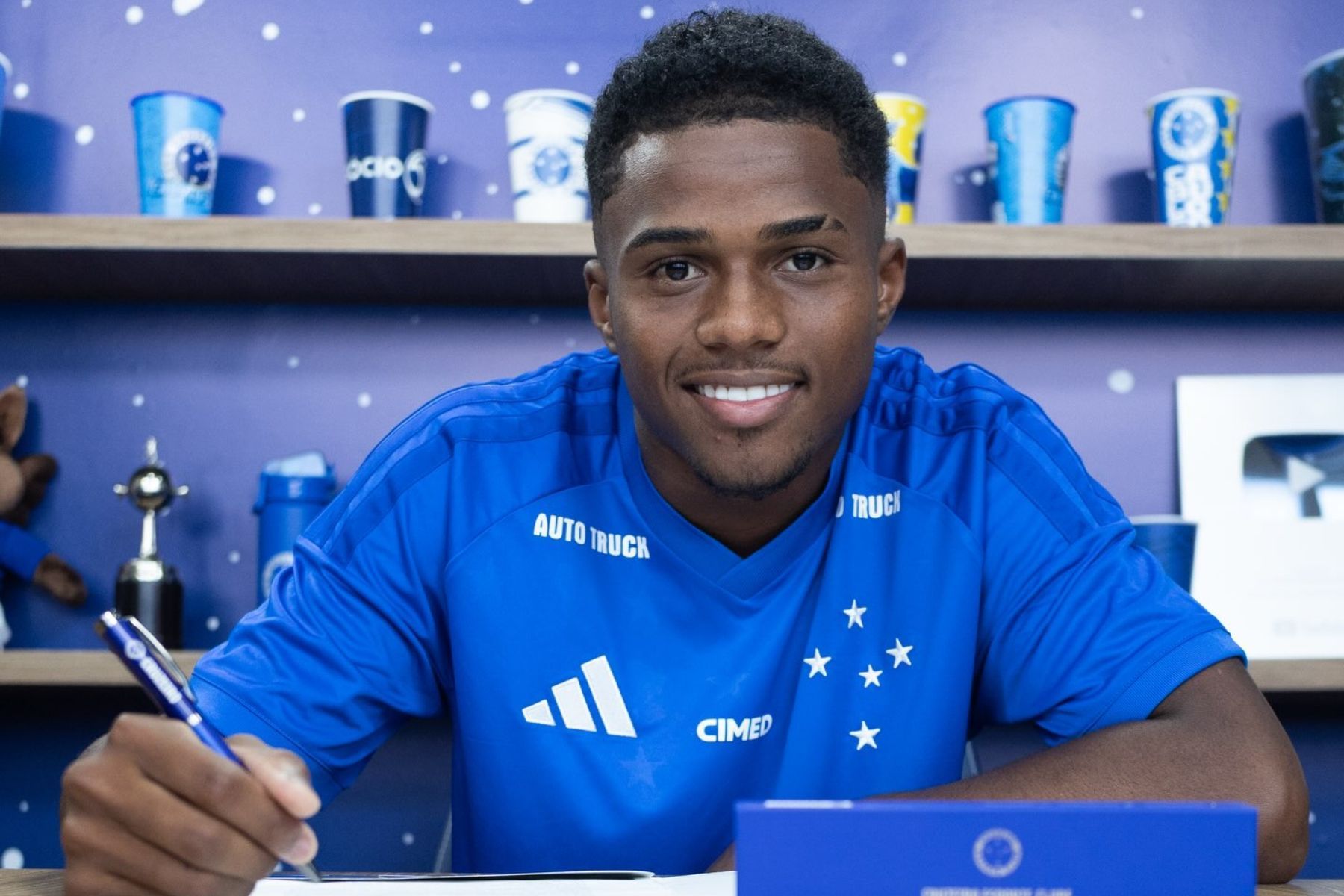 Cruzeiro anuncia contratação de atacante para equipe sub-20