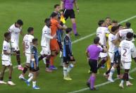 Grêmio x Bolívar: jogo da Sul-Americana termina em cenas lamentáveis e expulsões