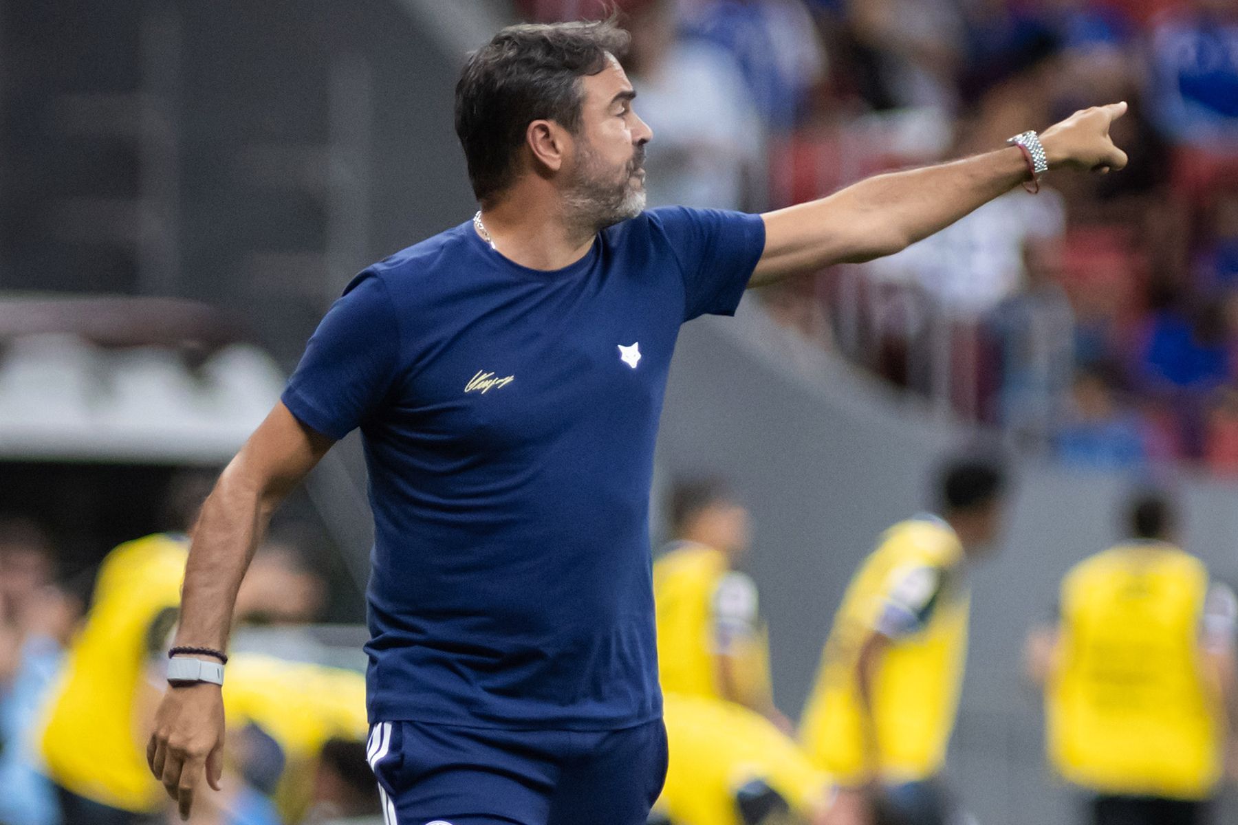 Artur Jorge revela prioridades do Cruzeiro antes de sequência decisiva na temporada