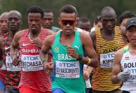 Brasileiro maratonista olímpico desaparece, e mãe faz apelo nas redes sociais