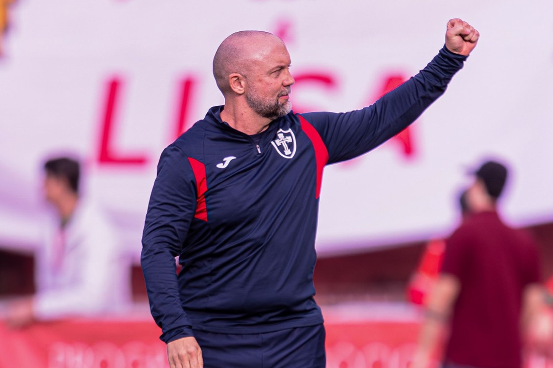 Portuguesa comunica demissão de técnico após eliminação na Série D