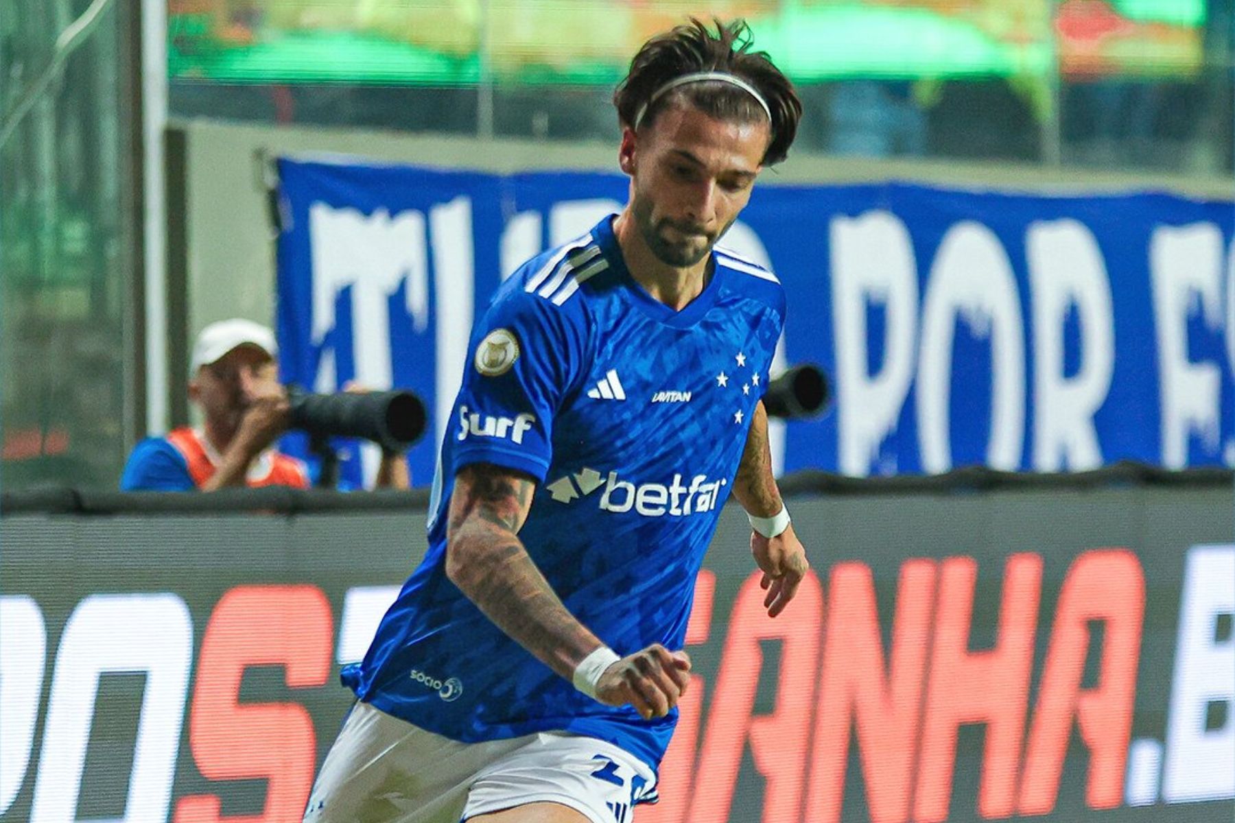 Cruzeiro encaminha empréstimo de atacante ao Racing; saiba detalhes