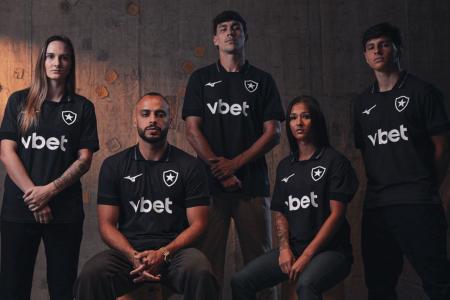 Botafogo lançou nova versão da camisa preta