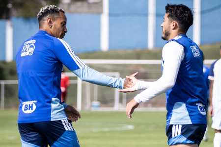 Cruzeiro goleia São Caetano por 9 a 0 em jogo-treino na Toca da Raposa