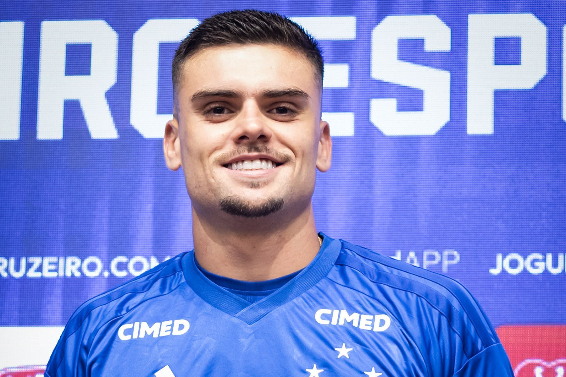 Pec exalta qualidade do elenco e se rende a jogador do Cruzeiro: 'Craque'