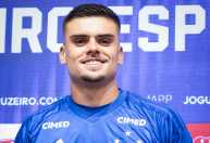 Pec exalta qualidade do elenco e se rende a jogador do Cruzeiro: 'Craque'