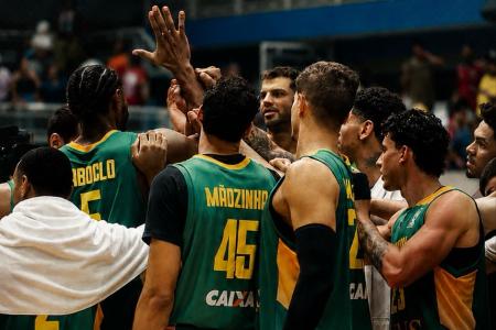 Brasil em quadra pelas Eliminatórias da Copa do Mundo de basquete