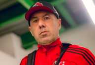 Leonardo Jardim exalta Flamengo contra Chapecoense e evita citar Almada