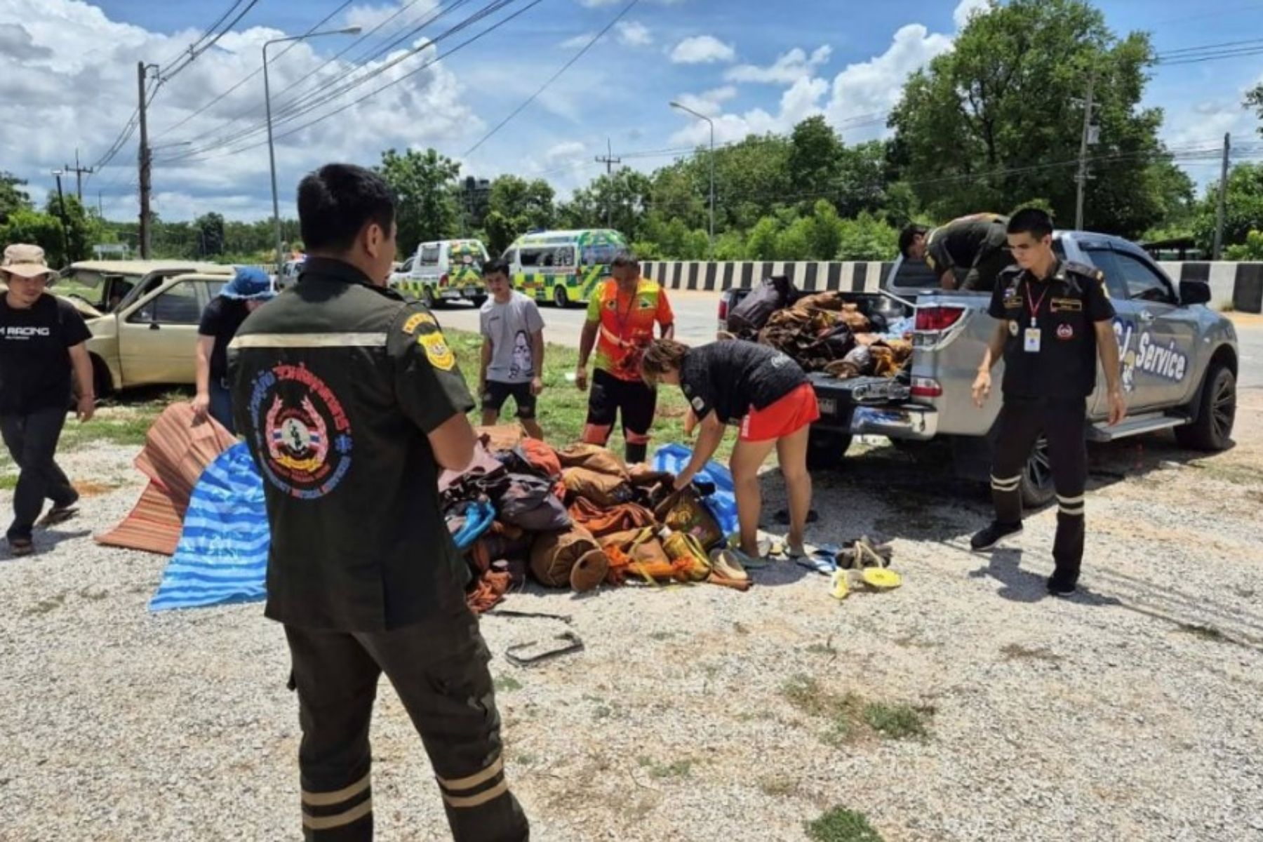Criança de 11 anos dirige caminhonete e mata oito monges durante peregrinação na Tailândia