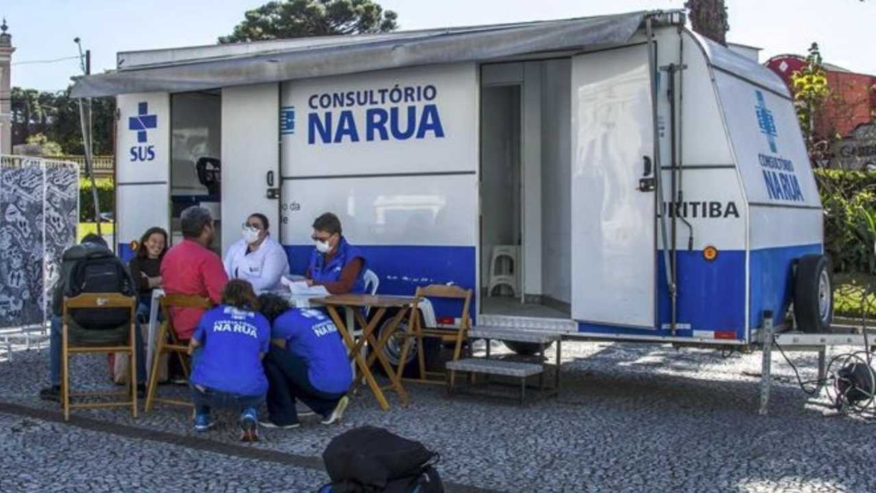 Como funciona o atendimento de saúde para população em situação de rua no Brasil - Rádio Itatiaia