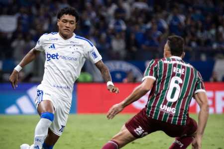 Kaique Kenji tem sido utilizado com frequência por Artur Jorge no Cruzeiro • Gustavo Aleixo/Cruzeiro