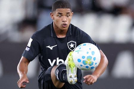 Huguinho vem sendo titular do Botafogo