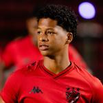 Cruzeiro vence concorrência do Flamengo e encaminha contratação de Zé Lucas, do Sport