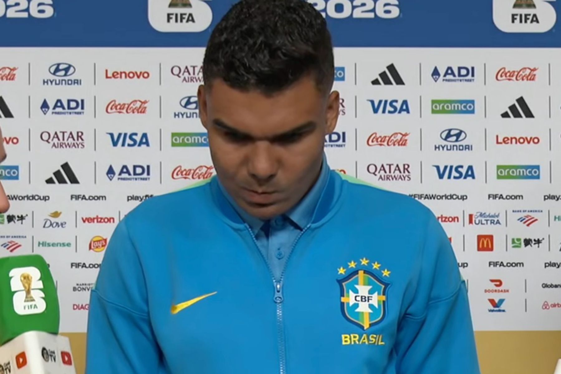 Casemiro se emociona após eliminação da Copa: 'Só quero estar com minha família'