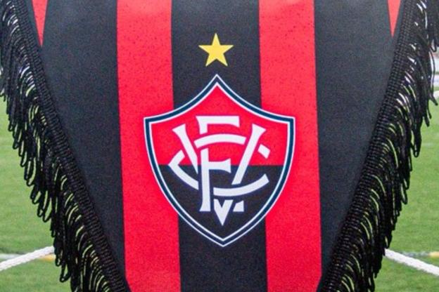 Vitória vai às redes e elogia STJD por denúncia contra Mauricio, do Palmeiras