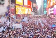 Argentinos 'invadem' Times Square em véspera da final da Copa do Mundo