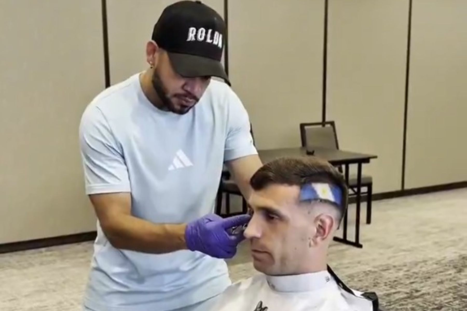 Destaque da Argentina faz penteado 'ousado' antes de jogo pela Copa do Mundo
