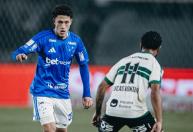 Joia de 17 anos faz estreia oficial pelo Cruzeiro contra o Coritiba; veja como foi
